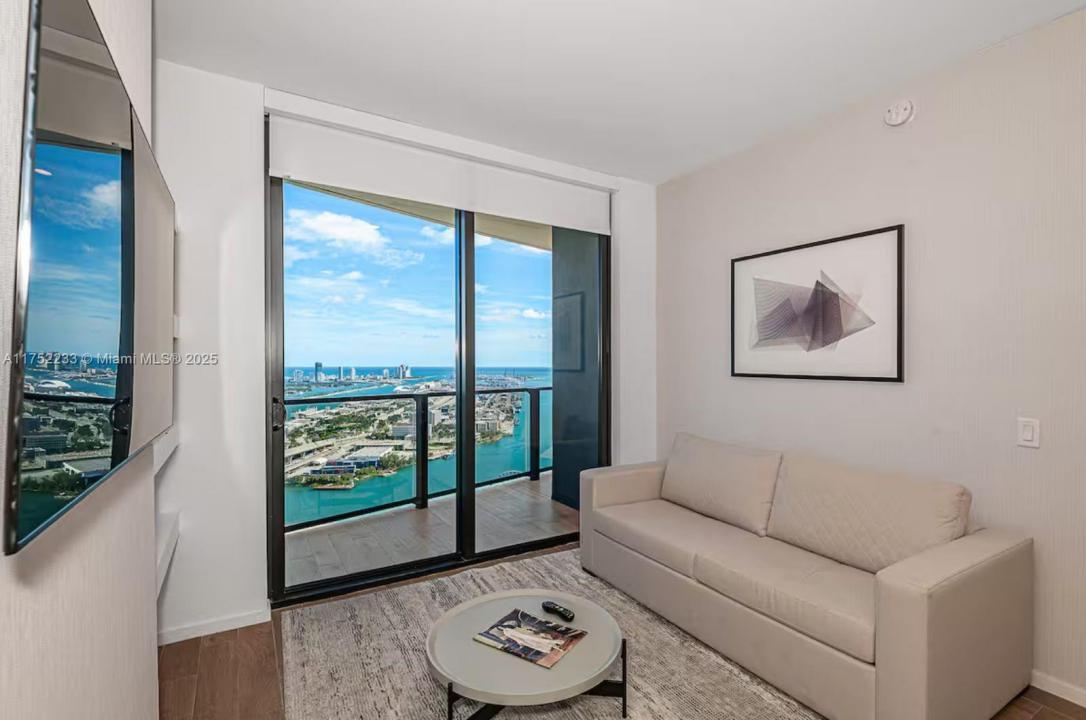 398 NE 5th St 4511, Miami, Florida 33132, Amerika Birleşik Devletleri