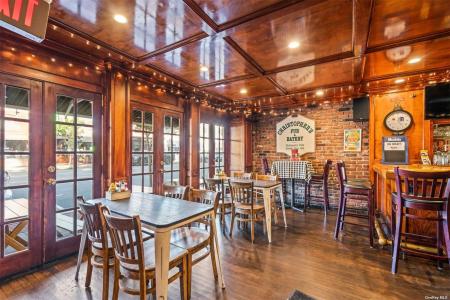 8 Wall Street, Huntington, New York 11743, USA