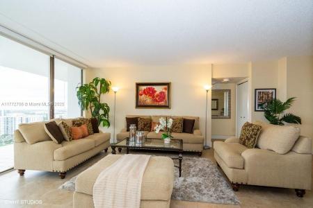 19707 Turnberry Way 23C, Aventura, Florida 33180, USA