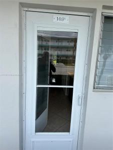 3922 NE 166th St S103, North Miami Beach, Florida 33160, USA