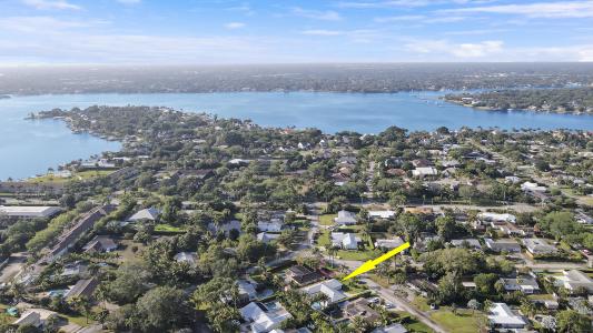 19228 Caribbean Court, Tequesta, Florida 33469