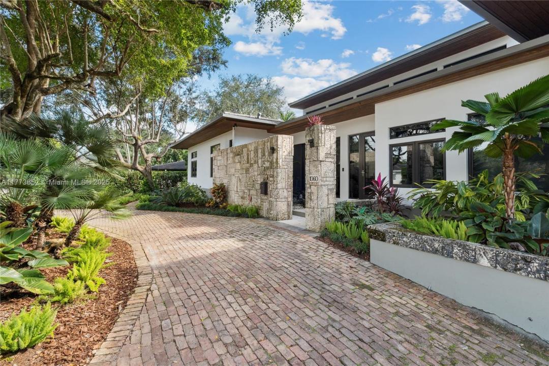 1060 Alfonso Ave, Coral Gables, Florida 33146