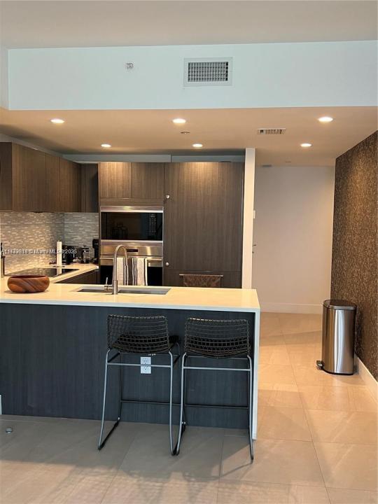 1150 102nd St 406, Bay Harbor Islands, Florida 33154, Stati Uniti