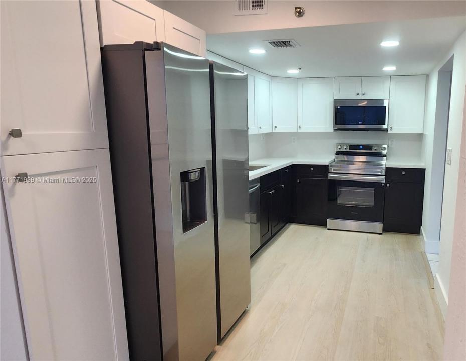 17890 W Dixie Hwy 318 Hwy 3, North Miami Beach, Flórida 33160, Estados Unidos