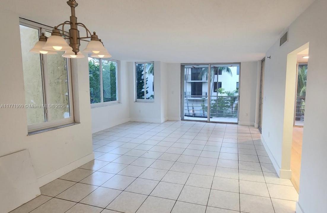 17890 W Dixie Hwy 318 Hwy 3, North Miami Beach, Flórida 33160, Estados Unidos