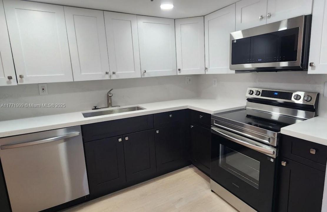 17890 W Dixie Hwy 318 Hwy 3, North Miami Beach, Flórida 33160, Estados Unidos