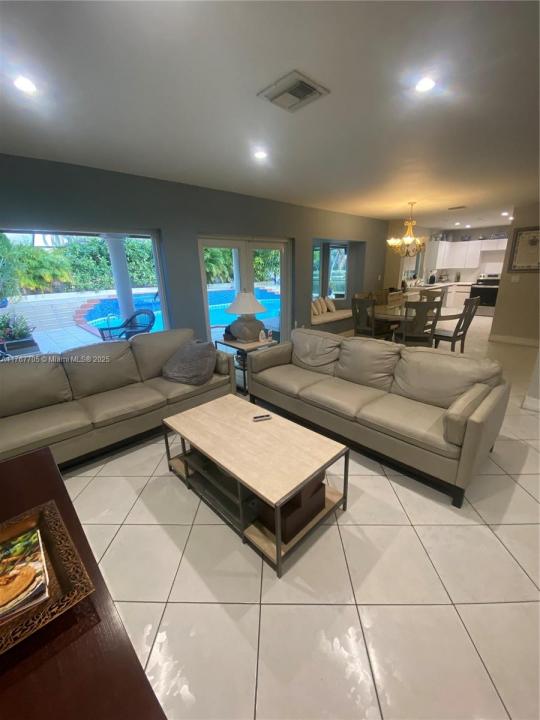 10355 NW 45th Ln, Doral, Флорида 33178, Соединенные Штаты