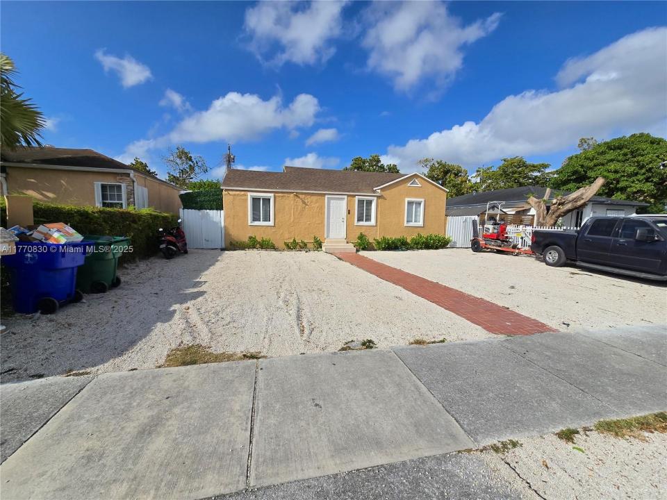 1011 NW 64th St, Miami, 佛羅里達州 33150, 美國