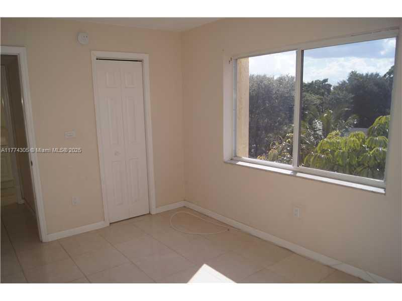 1090 NE 129 ST 401, North Miami, 佛罗里达州 33161, 美国
