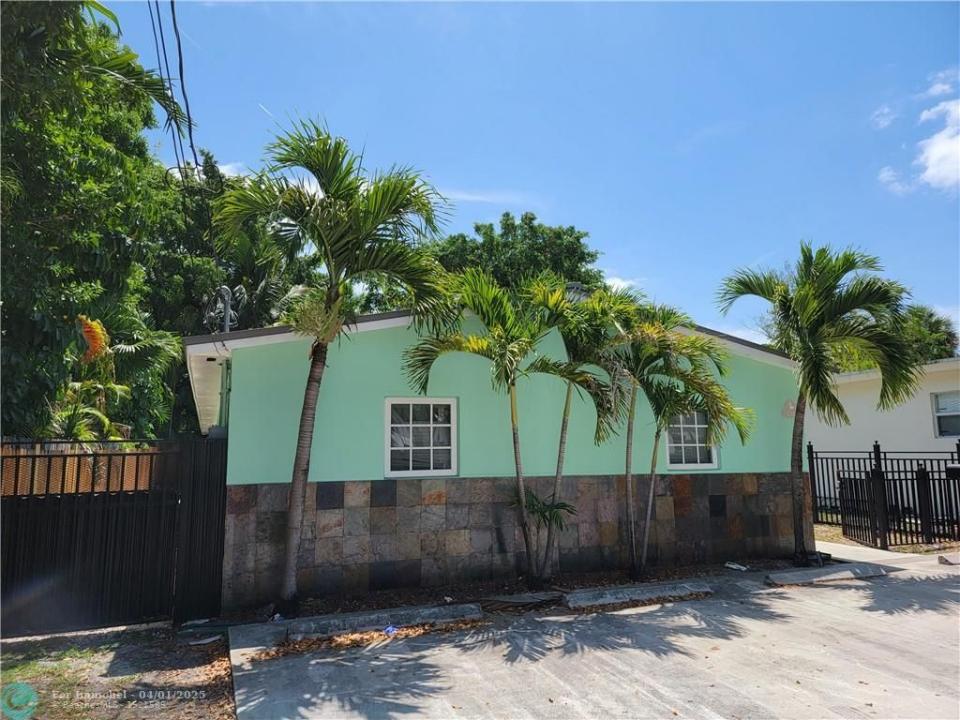 1010 NW 3rd Ave, Hallandale Beach, Florida 33009, Estados Unidos