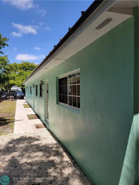 1010 NW 3rd Ave, Hallandale Beach, Florida 33009, Estados Unidos