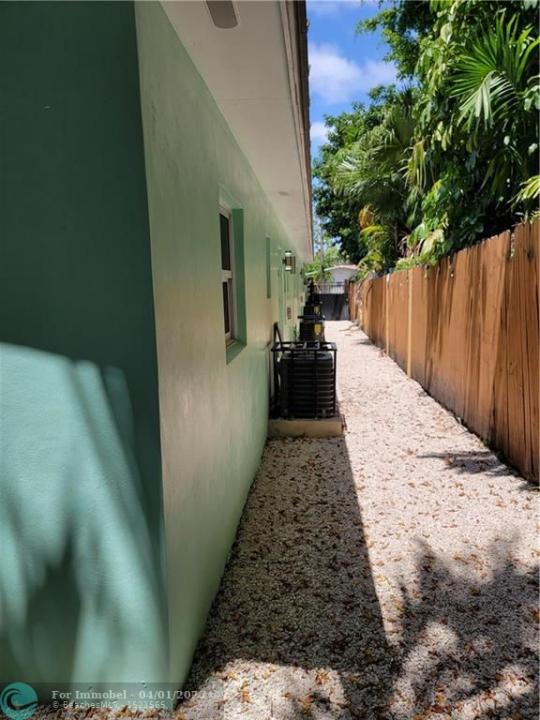 1010 NW 3rd Ave, Hallandale Beach, Florida 33009, Estados Unidos