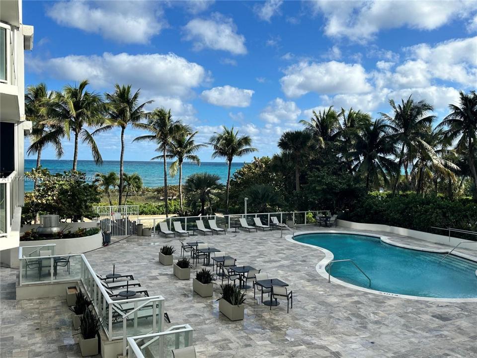 8925 Collins Ave 2J, Surfside, Florida 33154
