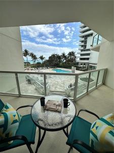 8925 Collins Ave 2J, Surfside, Florida 33154, USA