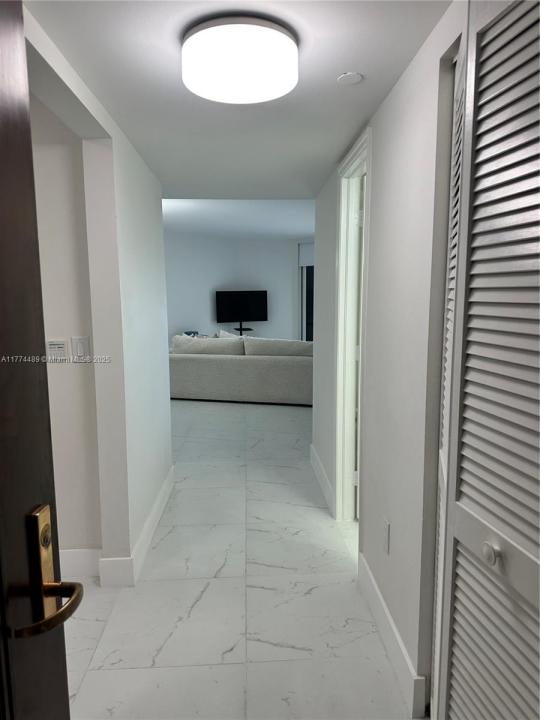 8925 Collins Ave 2J, Surfside, Florida 33154