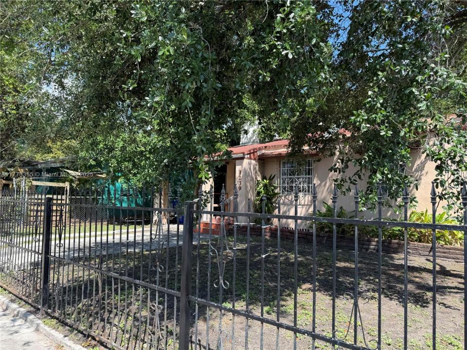 1239 NW 31st St, Miami, Flórida 33142, Estados Unidos