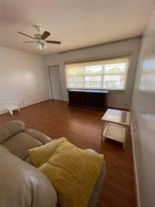 230 SW 11th Ave 15, Hallandale Beach, Florida 33009, USA