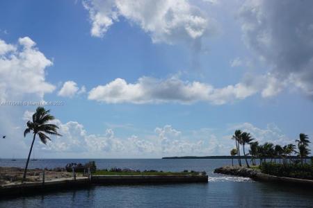 11 Old State RD, Key Largo, Florida 33037, USA