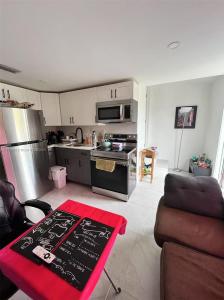 1102 NW 103rd St 3, Miami, Florida 33150, USA