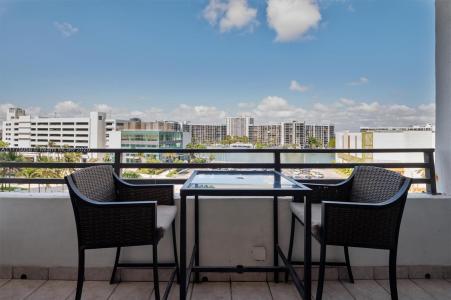 3505 S Ocean Dr 604, Hollywood, Florida 33019, USA