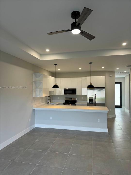 316 NAPLES AVE S 102, Lehigh Acres, Floryda 33974, USA