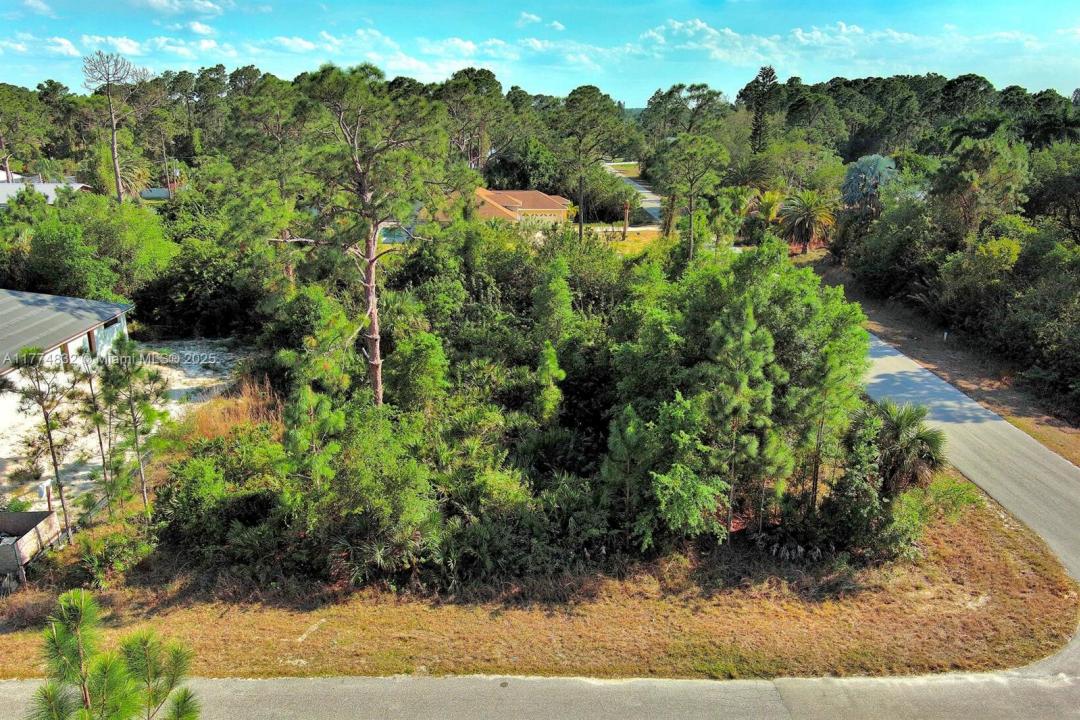 2500 E 9th St, Lehigh Acres, Floryda 33936, USA