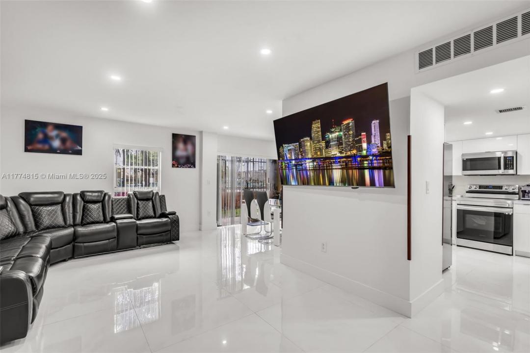 8775 Park Blvd 111, Miami, フロリダ 33172, アメリカ合衆国