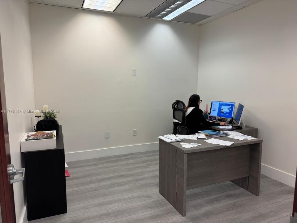 2893 Executive Park Dr, Weston, Флорида 33331, Соединенные Штаты