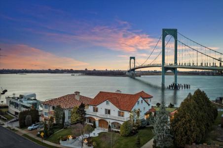 118 Malba Drive, New York, New York 11357, Stati Uniti
