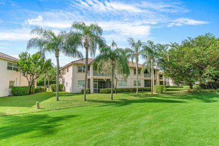 8050 Aberdeen Drive 202, Boynton Beach, Florida 33472