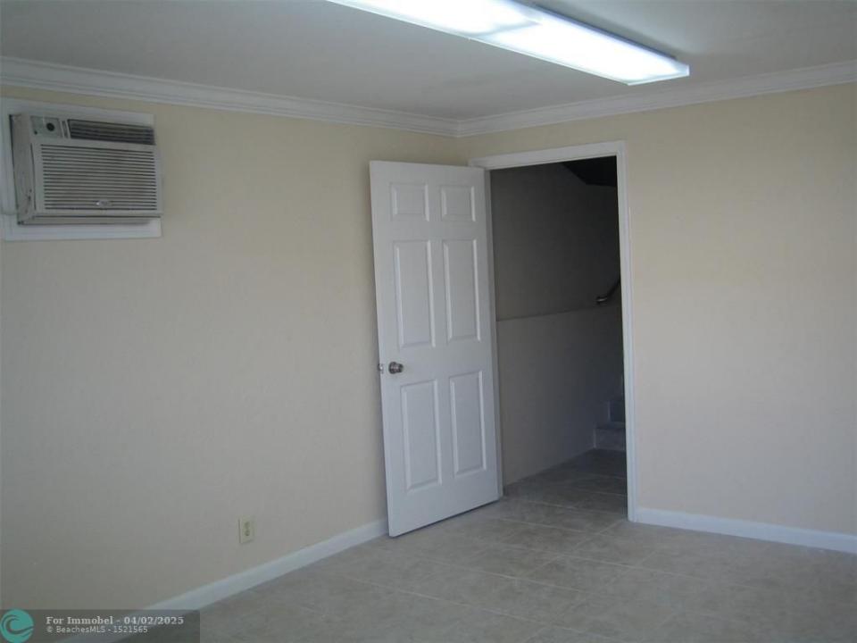 1320 Stirling Rd 1320 8A, Dania Beach, Florida 33004, Estados Unidos