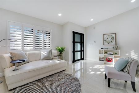 14517 SW 98th Ter, Miami, Florida 33186, USA