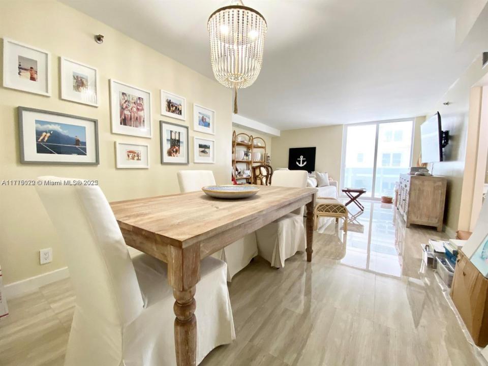 2401 Collins Ave 512, Miami Beach, Floryda 33140, USA