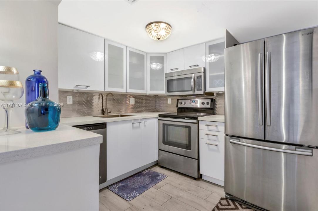 2600 Collins Ave 204, Miami Beach, Florida 33140, Amerika Birleşik Devletleri