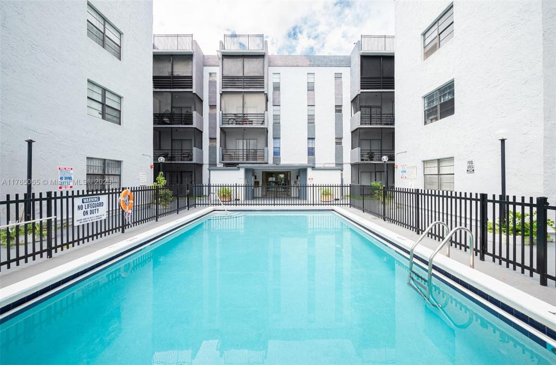 13500 NE 3rd Ct 324, North Miami, フロリダ 33161, アメリカ合衆国