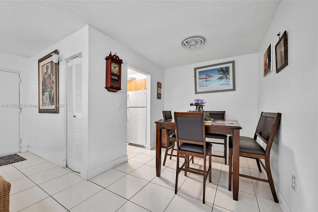 13500 NE 3rd Ct 324, North Miami, フロリダ 33161, アメリカ合衆国