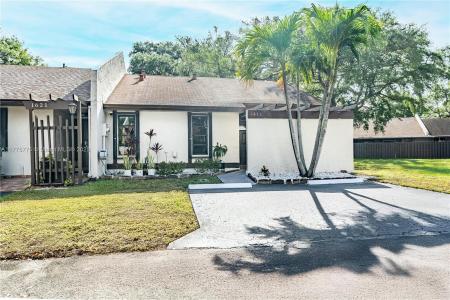 1611 NW 96th Ter, Pembroke Pines, Florida 33024, USA