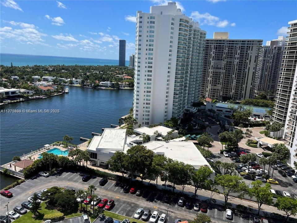 20505 E Country Club Dr 2034, Aventura, 佛罗里达州 33180, 美国