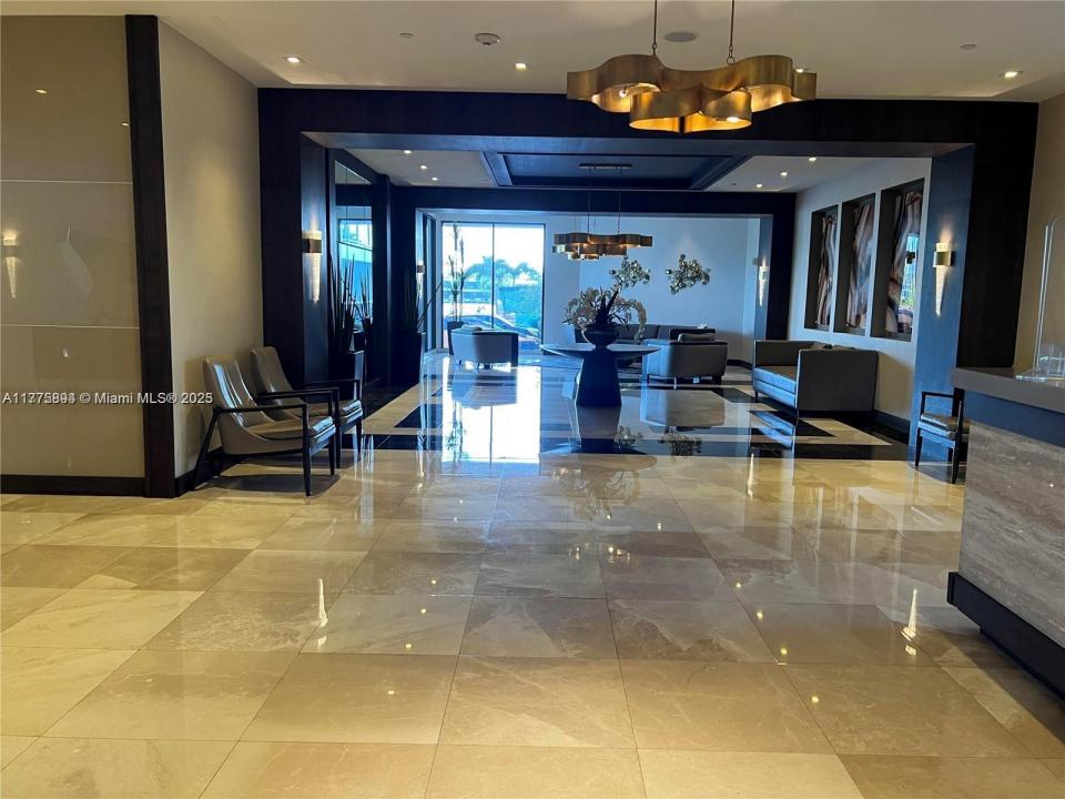 20505 E Country Club Dr 2034, Aventura, 佛罗里达州 33180, 美国