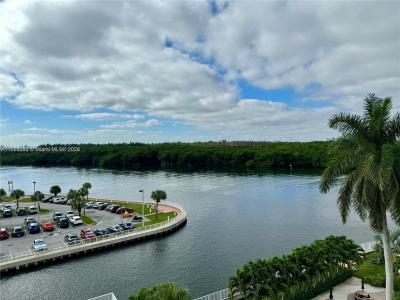 400 Kings Point Dr 609, Sunny Isles Beach, Florida 33160, USA