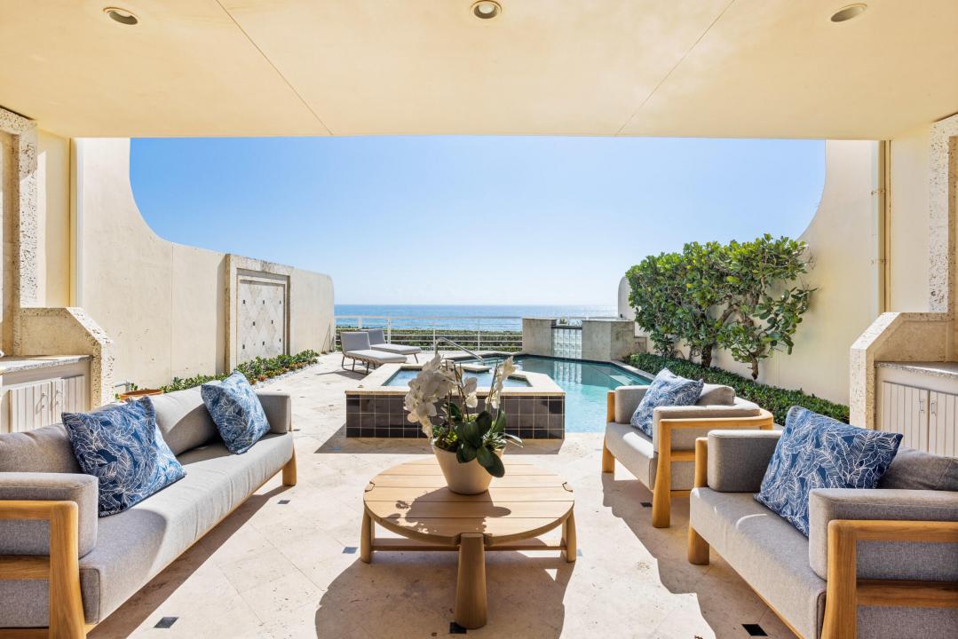 2 Sloans Curve Drive, Palm Beach, Florida 33480