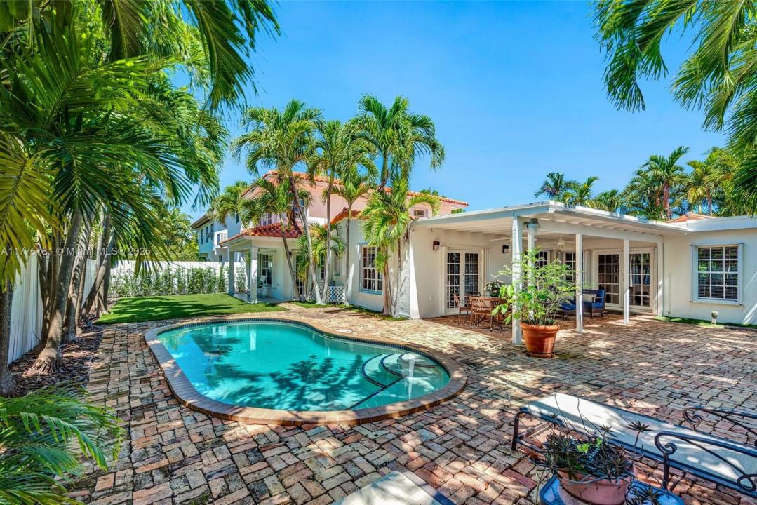 250 Greenwood Drive, Key Biscayne, Florida 33149