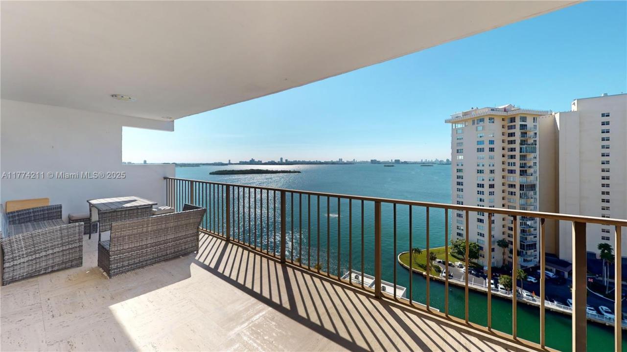 1800 NE 114th St 1706, Miami, Florida 33181, USA