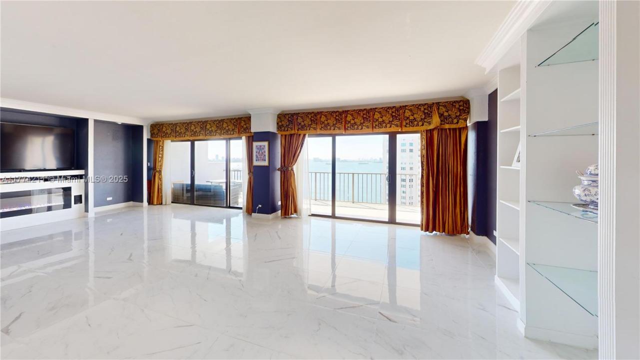 1800 NE 114th St 1706, Miami, Florida 33181, USA
