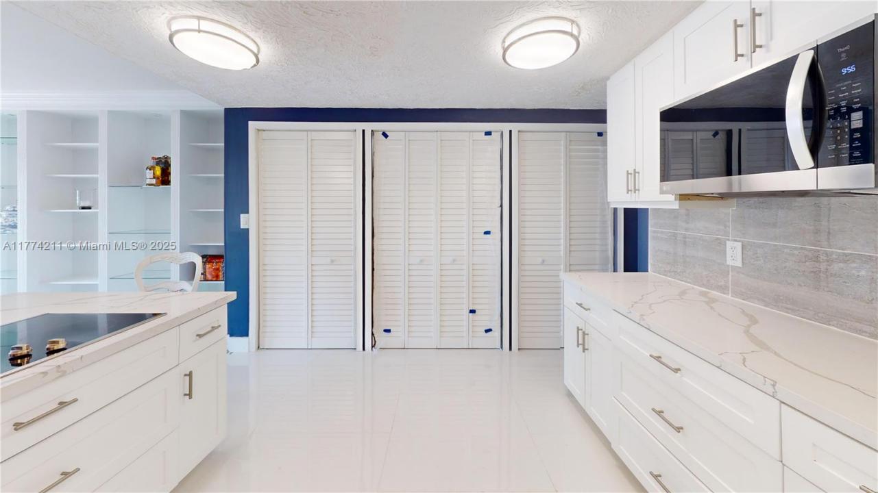 1800 NE 114th St 1706, Miami, Florida 33181, USA