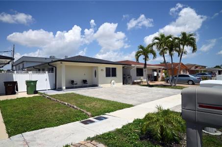 1417 W 40th St, Hialeah, Florida 33012, USA
