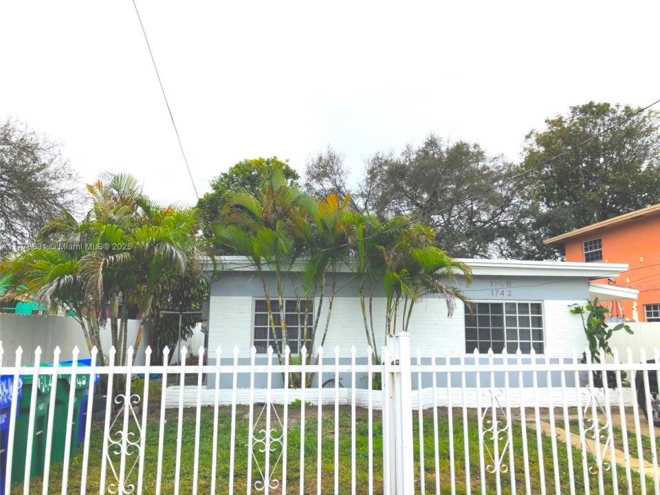 1740 NW 41st St, Miami, فلوريدا 33142, الولايات المتحدة