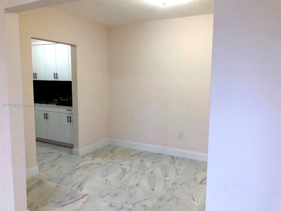 1740 NW 41st St, Miami, فلوريدا 33142, الولايات المتحدة