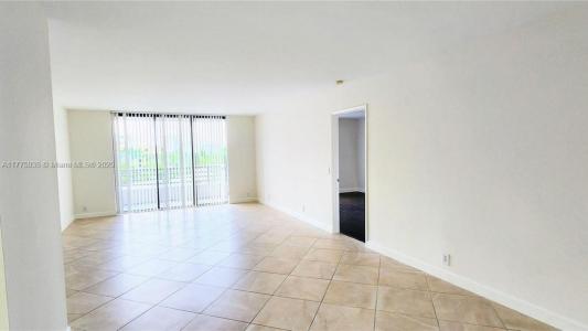 3300 NE 191st St 614, Aventura, Florida 33180, USA