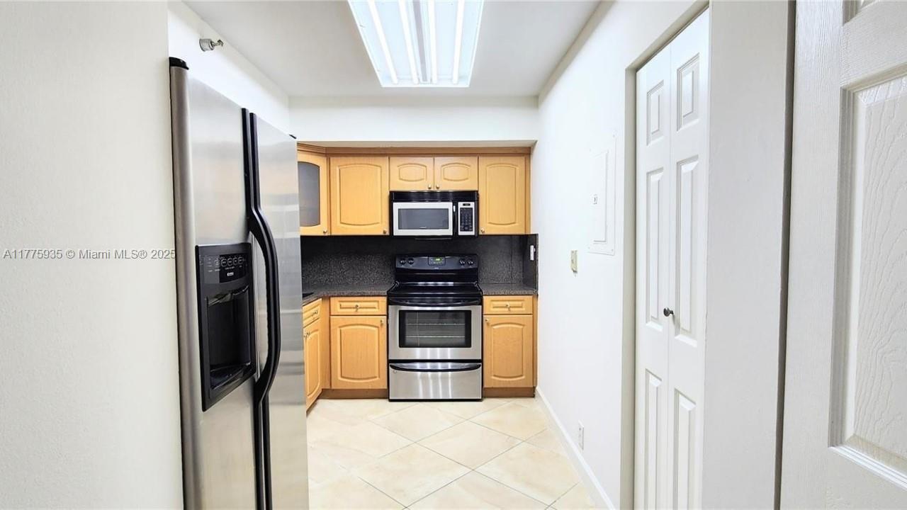 3300 NE 191st St 614, Aventura, Florida 33180